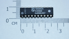 TDA8425 Аудио процессор стеpео Hi-Fi, упpавляемый I2C-bus, DIP-20
